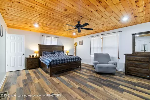 Bedroom - 5101 Bennett Rd, Jackson, MI 49201 photo 1 of 7