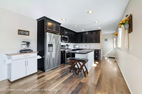 Kitchen - 5101 Bennett Rd, Jackson, MI 49201 photo 1 of 3