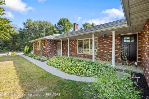 Exterior - 5101 Bennett Rd, Jackson, MI 49201 photo 2 of 11