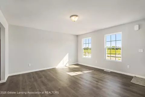 2968 Moccasin Dr, Dewitt, MI 48820 photo 4