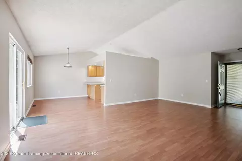 13717 Remington Dr, Bath, MI 48808 photo 8