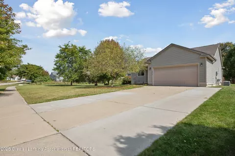 13717 Remington Dr, Bath, MI 48808 photo 42
