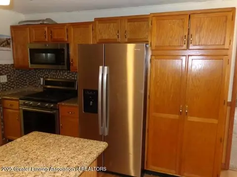 3205 Aurelius Rd, Lansing, MI 48910 photo 8