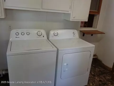 3205 Aurelius Rd, Lansing, MI 48910 photo 24