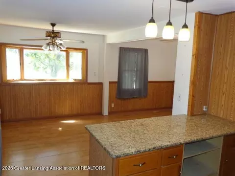 3205 Aurelius Rd, Lansing, MI 48910 photo 9
