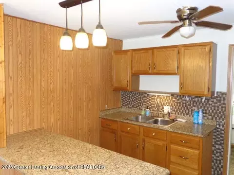 3205 Aurelius Rd, Lansing, MI 48910 photo 7
