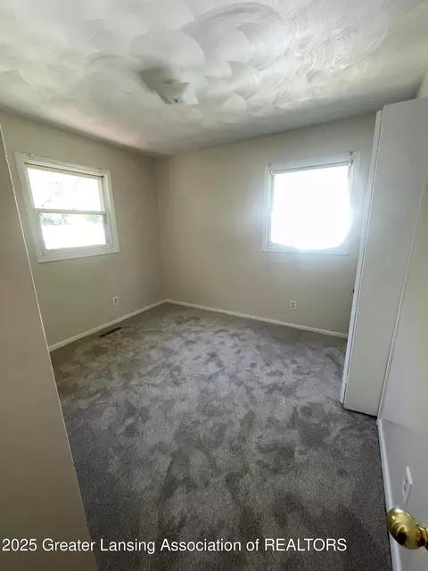 Bedroom - 5922 Pheasant Ave, Lansing, MI 48911 photo 2 of 3