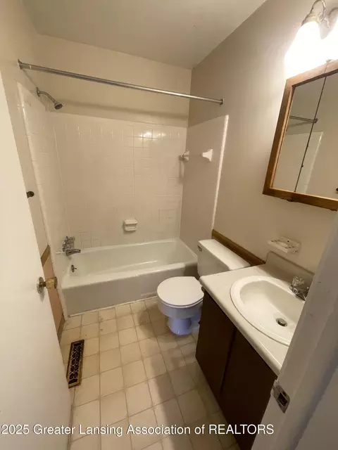Bath - 5922 Pheasant Ave, Lansing, MI 48911 photo 2 of 3