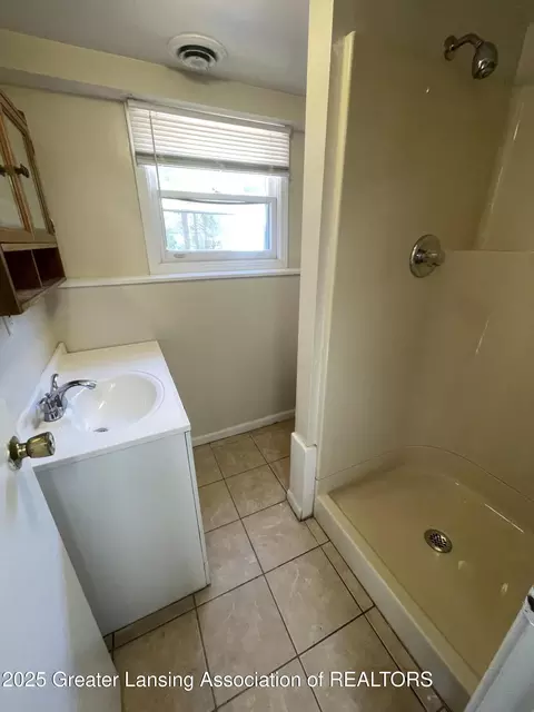Bath - 5922 Pheasant Ave, Lansing, MI 48911 photo 1 of 3