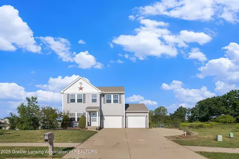200 Lake Ridge Dr, Mason, MI 48854