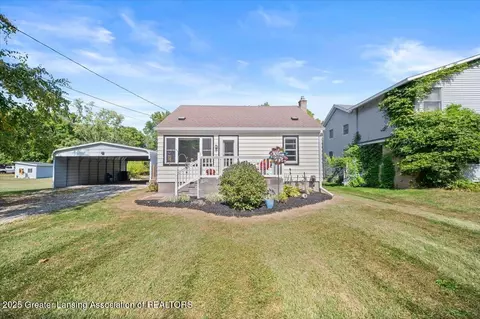 1132 W Valley Rd, Lansing, MI 48906