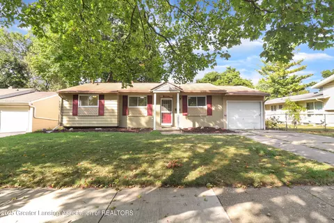 1900 Holly Way, Lansing, MI 48910