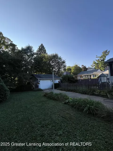 Exterior - 219 N Sycamore St, Marshall, MI 49068 photo 7 of 10