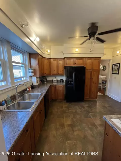 Kitchen - 219 N Sycamore St, Marshall, MI 49068 photo 2 of 2