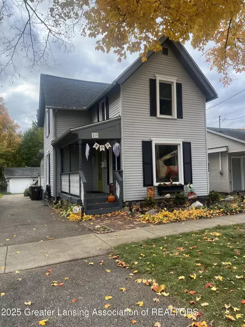 Exterior - 219 N Sycamore St, Marshall, MI 49068 photo 10 of 10