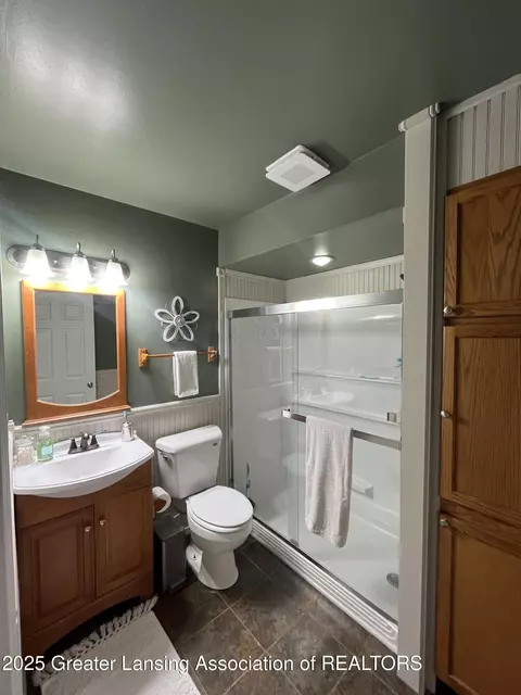 Bath - 219 N Sycamore St, Marshall, MI 49068 photo 1 of 4
