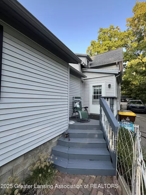 Exterior - 219 N Sycamore St, Marshall, MI 49068 photo 4 of 10