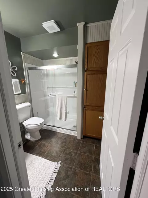 Bath - 219 N Sycamore St, Marshall, MI 49068 photo 2 of 4