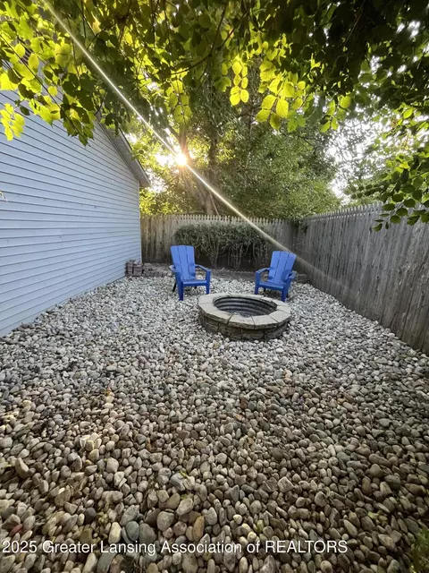 Exterior - 219 N Sycamore St, Marshall, MI 49068 photo 9 of 10