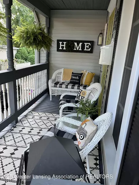 Exterior - 219 N Sycamore St, Marshall, MI 49068 photo 2 of 10