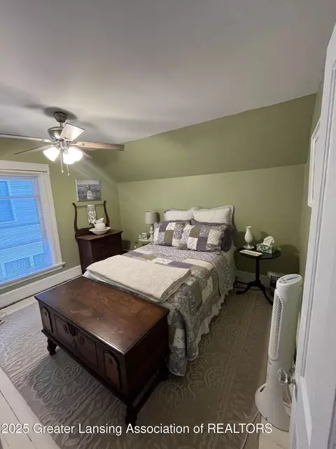 Bedroom - 219 N Sycamore St, Marshall, MI 49068 photo 1 of 5