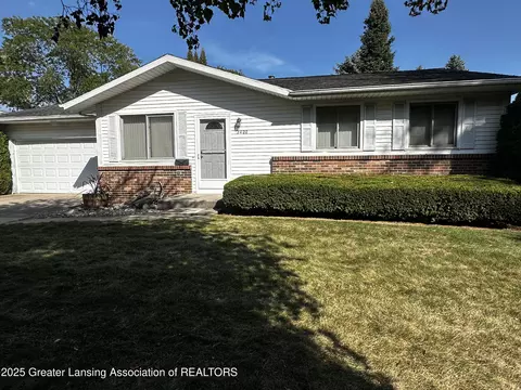 2400 Beacon Hill Dr, Lansing, MI 48906