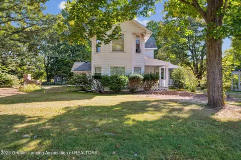 896 Waverly Rd, Dimondale, MI 48821