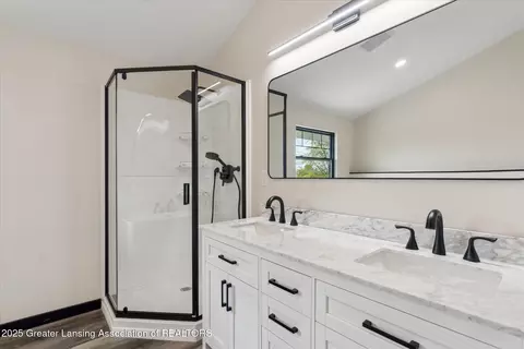 Bath - 1551 E Lovejoy Rd, Perry, MI 48872 photo 2 of 4