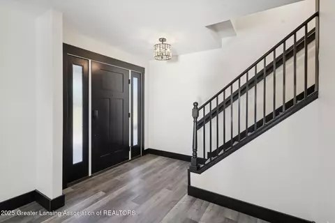 Entry Way - 1551 E Lovejoy Rd, Perry, MI 48872 photo 2 of 4
