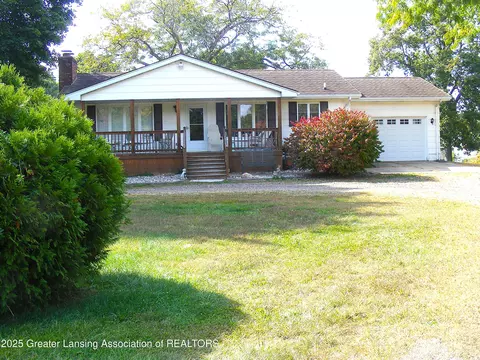 6222 S Clinton Trl, Eaton Rapids, MI 48827
