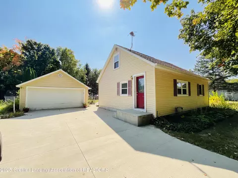 509 W 3rd St, Charlotte, MI 48813