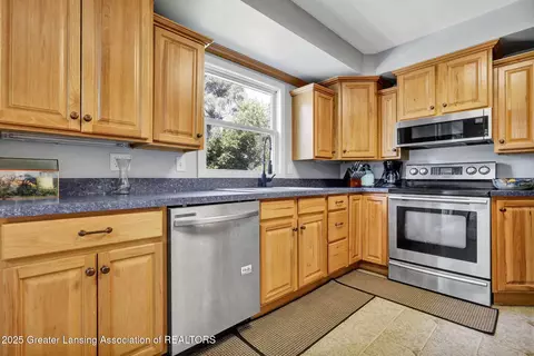 6535 Creyts Rd, Dimondale, MI 48821 photo 12