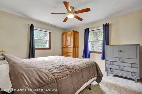 5576 Eugene Dr, Dimondale, MI 48821 photo 13