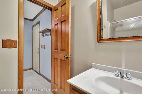 5576 Eugene Dr, Dimondale, MI 48821 photo 27