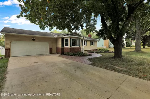 5576 Eugene Dr, Dimondale, MI 48821 photo 5