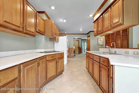 5576 Eugene Dr, Dimondale, MI 48821 photo 20