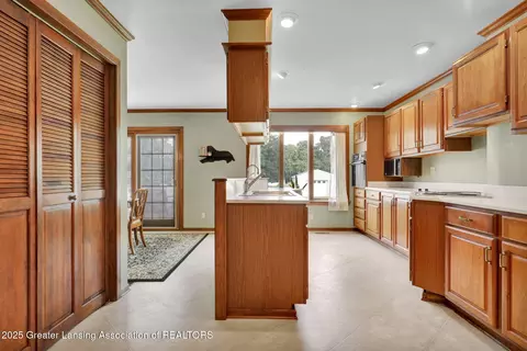 5576 Eugene Dr, Dimondale, MI 48821 photo 16
