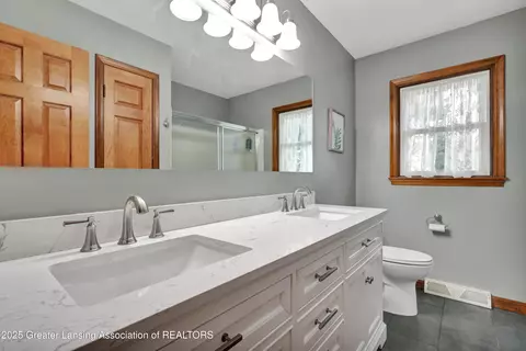 5576 Eugene Dr, Dimondale, MI 48821 photo 24