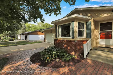 5576 Eugene Dr, Dimondale, MI 48821 photo 7
