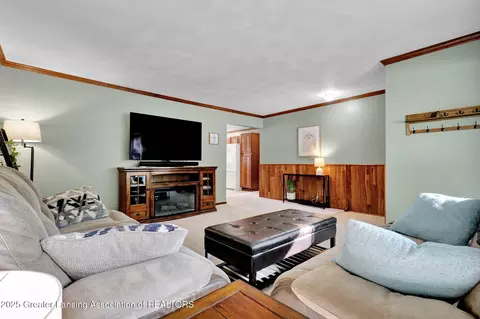 5576 Eugene Dr, Dimondale, MI 48821 photo 9