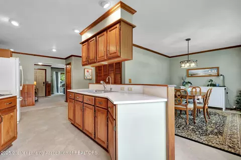 5576 Eugene Dr, Dimondale, MI 48821 photo 19