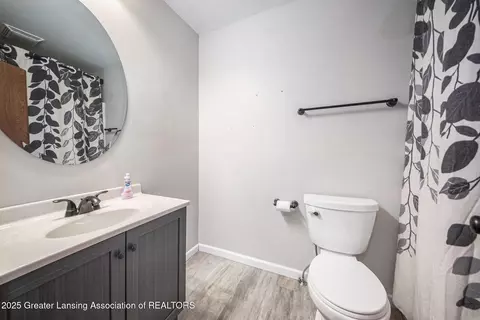 Bath - 5243 S Boulder St, Jackson, MI 49201 photo 2 of 3