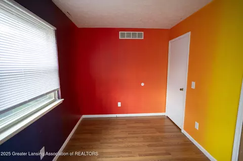 Bedroom - 5200 Wise Rd, Lansing, MI 48911 photo 4 of 5