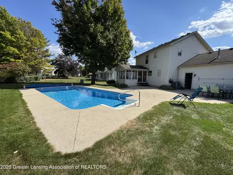 Exterior - 3990 Camperdown Dr, Lansing, MI 48911 photo 4 of 5