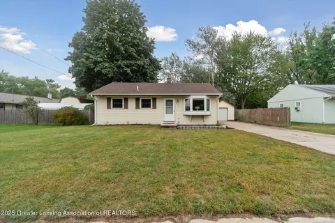 2070 Adelpha Ave, Holt, MI 48842