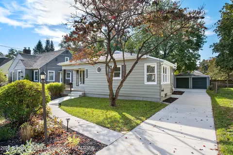 1116 NE Kelsey St, Grand Rapids, MI 49505
