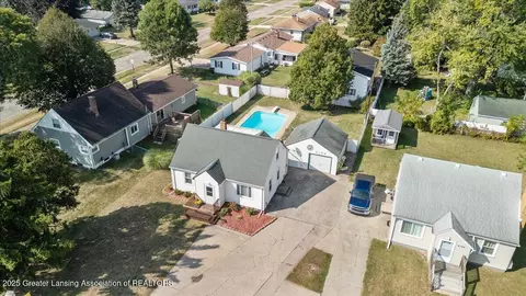View/Area - 2189 N Aurelius Rd, Holt, MI 48842 photo 2 of 9