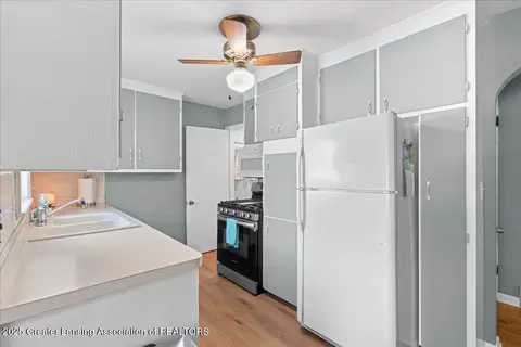 Kitchen - 2189 N Aurelius Rd, Holt, MI 48842 photo 1 of 2