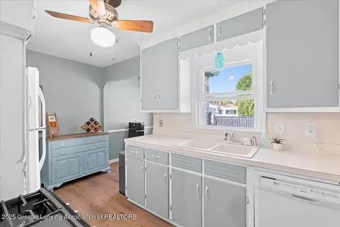 Kitchen - 2189 N Aurelius Rd, Holt, MI 48842 photo 2 of 2