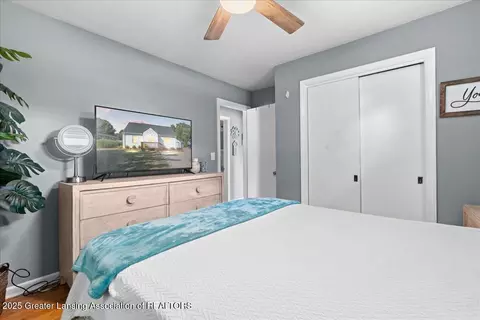 Bedroom - 2189 N Aurelius Rd, Holt, MI 48842 photo 2 of 3